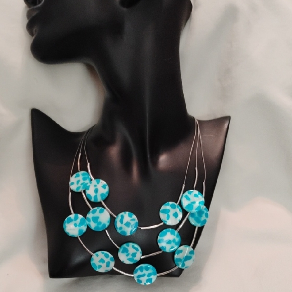 Elegant Turquoise and White Necklace with Unique disk Design with earrings